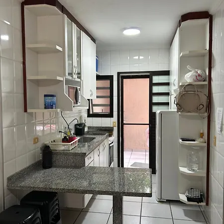 Apartamento 2 suítes com ar condicionado Maranduba-3